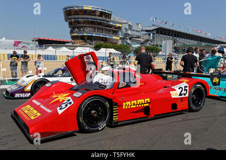 LE MANS, FRANCE, le 7 juillet 2018 : Le Mans Classic sur le circuit des 24 heures. Aucun autre événement dans le monde rassemble tant de vieilles voitures de course dans le s Banque D'Images