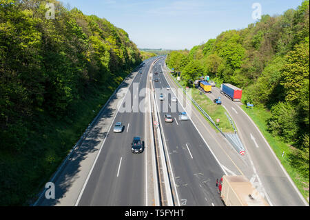 Auf die Aufsicht A52 Richtung Essen kurz vor der dem Ruhrtalbruecke Parkplatz Auberg Banque D'Images