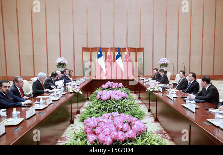 Beijing, Chine. Apr 24, 2019. Le Premier ministre chinois Li Keqiang rencontre le président chilien Sebastian Pinera au Diaoyutai State Guesthouse à Beijing, capitale de Chine, le 24 avril 2019. Credit : Pang Xinglei/Xinhua/Alamy Live News Banque D'Images