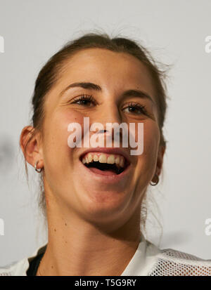 Stuttgart, Allemagne. Apr 24, 2019. Belinda BENCIC, SUI dans la conférence de presse à l'Grand Prix de tennis WTA Porsche chers à Stuttgart, le 24 avril 2019. Crédit : Peter Schatz/Alamy Live News Banque D'Images