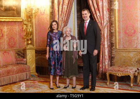 Madrid, Espagne. Apr 24, 2019. Les rois espagnols assister à un déjeuner à l'occasion de la prochaine livraison du Prix Cervantes de Littérature en espagnol. (Photo : José Cuesta/261/Cordon presse). Credit : CORDON PRESS/Alamy Live News Banque D'Images