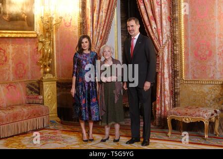 Madrid, Espagne. Apr 24, 2019. Les rois espagnols assister à un déjeuner à l'occasion de la prochaine livraison du Prix Cervantes de Littérature en espagnol. (Photo : José Cuesta/261/Cordon presse). Credit : CORDON PRESS/Alamy Live News Banque D'Images