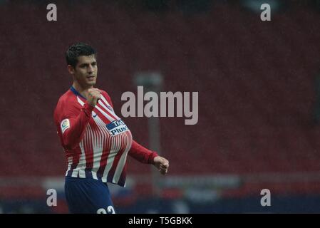 Madrid, Espagne. Apr 24, 2019. Madrid, Espagne ; de la Liga match de soccer 34, contre l'Atlético de Madrid FC Valence tenue au stade Metropolitano de Wanda, à Madrid. Morata Atletico de Madrid Objectif Player Crédit : Juan Carlos Rojas/Photo Alliance | utilisée dans le monde entier/dpa/Alamy Live News Banque D'Images