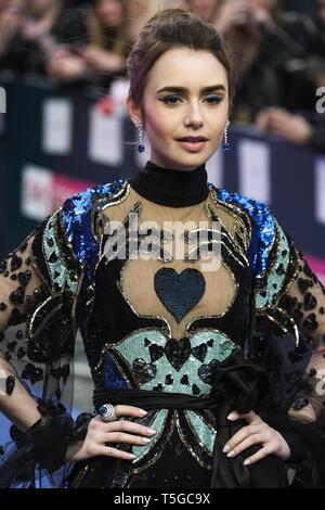 Londres, Royaume-Uni. Apr 24, 2019. Lily Collins arrive à la première européenne de Sky Cinemas extrêmement méchants, scandaleusement mal et Vile au Curzon Mayfair le Mercredi, Avril 24, 2019 . Credit : Julie Edwards/Alamy Live News Banque D'Images