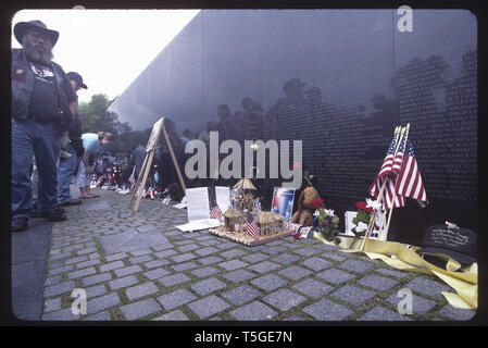 Washington, DC, USA. 24 mai, 2003. Rassembler les anciens combattants du Vietnam à la guerre du Vietnam Memorial à Washington, DC, mai 2003. Credit : Bill Putnam/ZUMA/Alamy Fil Live News Banque D'Images