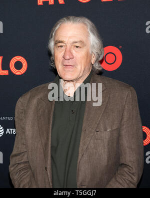 Robert De Niro, co-fondateur du Tribeca Film Festival, au Festival du film de Tribeca arrivées tapis rouge pour la soirée d'ouverture à l'Apollo Theater à New York. Banque D'Images