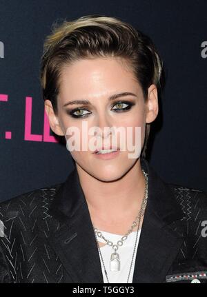 Los Angeles, CA, USA. Apr 24, 2019. Kristen Stewart aux arrivées de J.T. LEROY Premiere, ArcLight Hollywood, Los Angeles, CA, 24 avril 2019. Credit : Elizabeth Goodenough/Everett Collection/Alamy Live News Banque D'Images