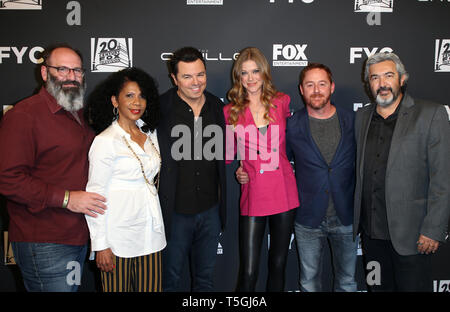 Los Angeles, CA, USA. Apr 24, 2019. Howard Berger, Penny Johnson Jerald, Seth MacFarlane, Adrianne Palicki, Scott Grimes, Jon Cassar, arrive à l'FYC événement spécial pour la série "l'Orville', à l'Pickford Centre pour l'étude du cinéma à Hollywood, Californie le 24 avril 2019 Credit : Faye Sadou/MediaPunch/Alamy Live News Banque D'Images