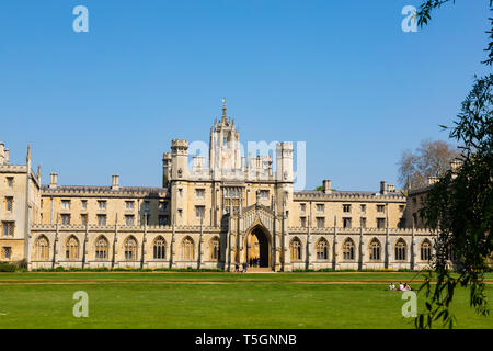 St John's College vu de la rivière Cam, ville universitaire de Cambridge, Cambridgeshire, Angleterre Banque D'Images
