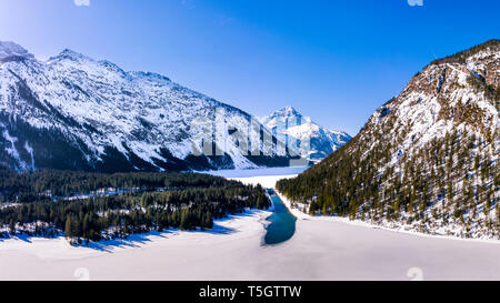 L'Autriche, Tirol, Alpes Ammergau, l'hiver à Plansee Banque D'Images