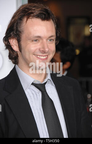 LOS ANGELES, CA. 30 octobre 2006 : Michael Sheen - qui joue Tony Blair dans 'The Queen' - au Los Angeles premiere de 'Stranger que la fiction'. Photo : Paul Smith / Featureflash Banque D'Images