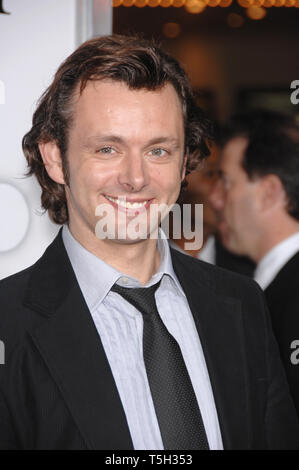 LOS ANGELES, CA. 30 octobre 2006 : Michael Sheen - qui joue Tony Blair dans 'The Queen' - au Los Angeles premiere de 'Stranger que la fiction'. Photo : Paul Smith / Featureflash Banque D'Images