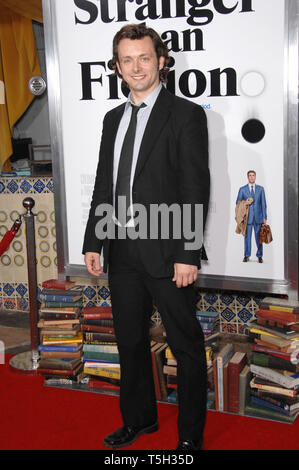 LOS ANGELES, CA. 30 octobre 2006 : Michael Sheen - qui joue Tony Blair dans 'The Queen' - au Los Angeles premiere de 'Stranger que la fiction'. Photo : Paul Smith / Featureflash Banque D'Images