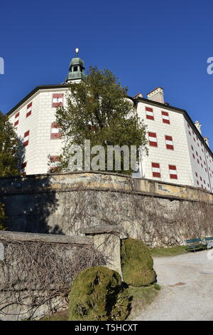 Schloss Ambras Schloss Ambras,,, Amras, Innsbruck, Tirol, Österreich, Landeshauptstadt, Burg, Maximilien, Wappen, Sonnenuhr, Schornstein, Rauchfang, F Banque D'Images