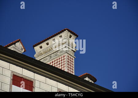 Schloss Ambras Schloss Ambras,,, Amras, Innsbruck, Tirol, Österreich, Landeshauptstadt, Burg, Maximilien, Wappen, Sonnenuhr, Schornstein, Rauchfang, F Banque D'Images