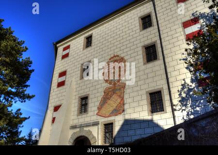 Schloss Ambras Schloss Ambras,,, Amras, Innsbruck, Tirol, Österreich, Landeshauptstadt, Burg, Maximilien, Wappen, Sonnenuhr, Schornstein, Rauchfang, F Banque D'Images