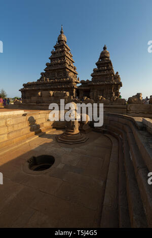 L'heure du coucher du soleil à Mahaballipuram shore temple Banque D'Images