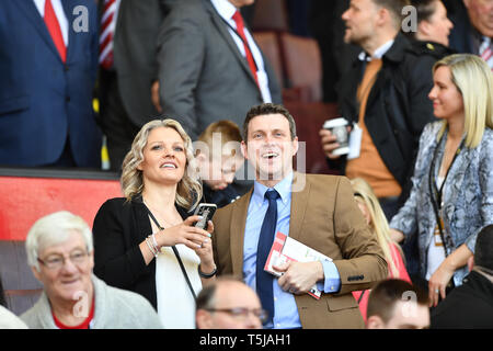 19 avril 2019, Bramall Lane, Sheffield, Angleterre ; Sky Bet Championship, Sheffield United vs Nottingham Forest ; Sheffield United partisans Crédit : Jon Hobley/News Images images Ligue de football anglais sont soumis à licence DataCo Banque D'Images