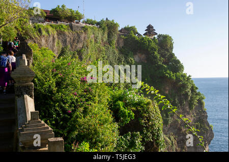 Une vue de Temple d'Uluwatu (Pura Luhur Uluwatu) sur la péninsule de Bukit à Bali, Indonésie Banque D'Images