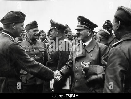 Eva Braun Collection (2) - leader nazi Adolf Hitler avec les soldats ca. fin des années 1930 ou au début des années 1940 Banque D'Images