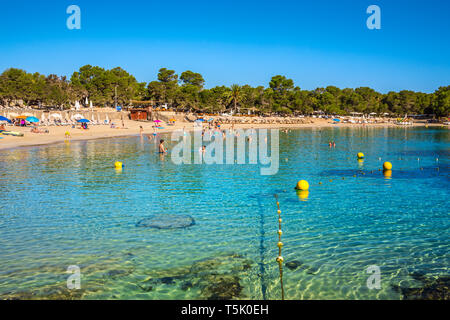 La plage de Cala Bassa. Sant Antoni de Portmany. L'île d'Ibiza. Îles Baléares. Espagne Banque D'Images