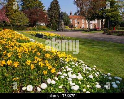 Spa jardins au printemps à Ripon North Yorkshire Angleterre Banque D'Images