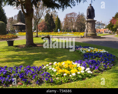 Spa jardins au printemps à Ripon North Yorkshire Angleterre Banque D'Images