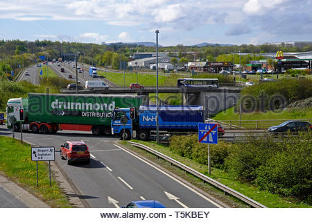 Autoroute M9 sortie 1 et voie d'accès à l'intersection de Newbridge et rond-point, en dehors de l'Écosse, Édimbourg Banque D'Images