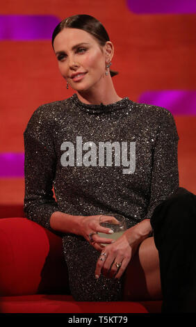 Charlize Theron pendant le tournage pour le Graham Norton Show à BBC Television Centre 6 Studioworks, Wood Lane, Londres, pour être diffusé sur BBC One le vendredi soir. Banque D'Images