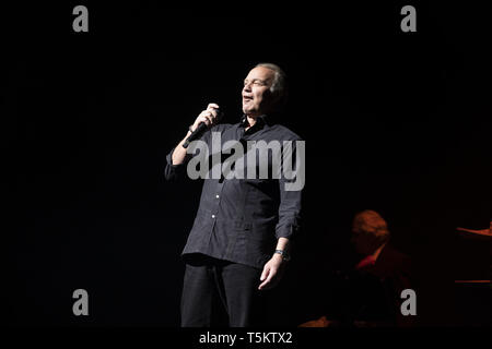 Chanteur espagnol Bertin Osborne effectue au Teatro Calderon à Madrid comprend : Bertin Osborne Où : Madrid, Espagne Quand : 25 Mar 2019 Crédit : Oscar Gonzalez/WENN.com Banque D'Images