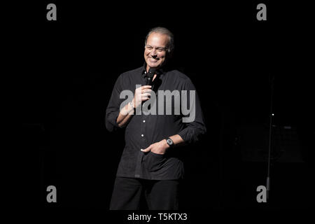 Chanteur espagnol Bertin Osborne effectue au Teatro Calderon à Madrid comprend : Bertin Osborne Où : Madrid, Espagne Quand : 25 Mar 2019 Crédit : Oscar Gonzalez/WENN.com Banque D'Images