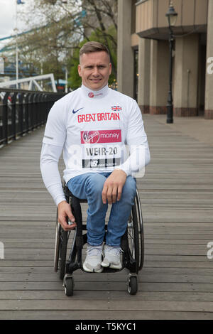 Londres, Royaume-Uni. 25 avr 2019. David Weir(GB) assiste à la marathon de Londres les athlètes en fauteuil roulant une séance qui a eu lieu à l'extérieur de l'hôtel Tower avec le Tower Bridge en arrière-plan avant le marathon le dimanche. Credit : Keith Larby/Alamy Live News Banque D'Images