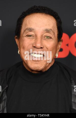 Smokey Robinson à arrivés pour la soirée d'ouverture APOLLO en première mondiale au Festival du film de Tribeca, l'Apollo Theatre, New York, NY Le 24 avril, 2019. Photo par : Kristin Callahan/Everett Collection Banque D'Images