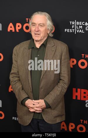 Robert De Niro à arrivés pour la soirée d'ouverture APOLLO en première mondiale au Festival du film de Tribeca, l'Apollo Theatre, New York, NY Le 24 avril, 2019. Photo par : Kristin Callahan/Everett Collection Banque D'Images