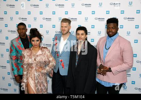 Los Angeles, USA. Apr 25, 2019. LOS ANGELES, CA - 25 avril : Pentatonix assiste à l'événement de la Californie nous jour au Forum "fabuleux" le 25 avril 2019 à Los Angeles, Californie. Credit : Imagespace/Alamy Live News Banque D'Images