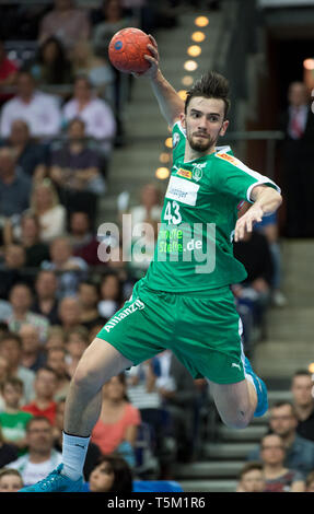 Leipzig, Allemagne. Apr 25, 2019. Handball : Bundesliga, DHfK Leipzig - Die Eulen Ludwigshafen, 28e journée dans l'ARENA Leipzig. Marc de Leipzig Esche en action. Credit : Hendrik Schmidt/dpa-Zentralbild/ZB/dpa/Alamy Live News Banque D'Images