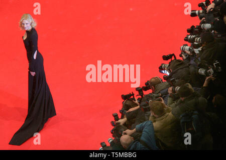 Berlin, Allemagne, vendredi. 09Th Feb 2007. L'actrice australienne Cate Blanchett pose avant la présentation de son film 'Le bon allemand" à la 57e Festival International du Film de Berlin à Berlin, en Allemagne, vendredi, 09 février 2007.Jusqu'au 18 février 2007 au total, 400 films seront présentés au cours de la 57e Berlinale, dont 22 en compétition pour l'ours d'or du festival award. Credit : Johannes Eisele | utilisée dans le monde entier/dpa/Alamy Live News Banque D'Images