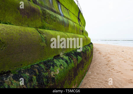 Sea Wall, Walpole Bay, près de Margate, Kent, UK Banque D'Images