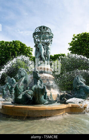 Sculptures de chevaux en détail de la fontaine de l'Observatoire de Paris dans le Jardin des Grands Explorateursin Paris. Banque D'Images