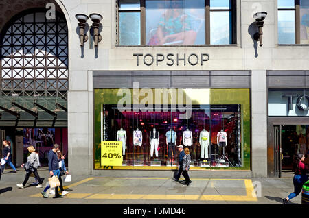 Londres, Angleterre, Royaume-Uni. Topshop d'Oxford Street Banque D'Images