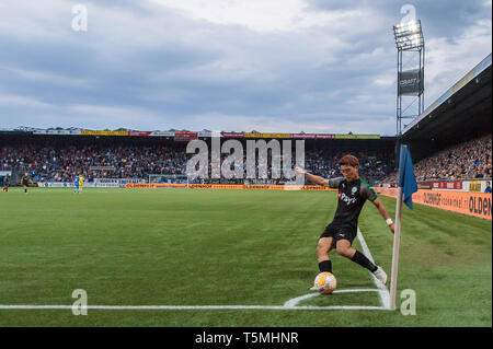 24 avril 2019 Zwolle, Pays-Bas Eredivisie néerlandaise de football PEC Zwolle v FC Groningen Eredivisie 2018 - 2019. Ritsu Doan du FC Groningen, Banque D'Images