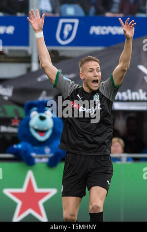 24 avril 2019 Zwolle, Pays-Bas Eredivisie néerlandaise de football PEC Zwolle v FC Groningen Eredivisie 2018 - 2019. Paul Gladon du FC Groningen, Banque D'Images