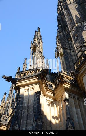 Prague - gargouilles sur la façade de la cathédrale Saint-Guy Banque D'Images