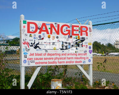 La princesse Juliana, Saint Martin, France, 2015 - panneau de danger - Airport Banque D'Images