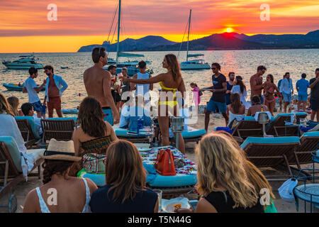 Plage expérimentale à Cap dés Falcó Restaurant. Es Codolar Beach. Sant Josep de sa Talaia. L'île d'Ibiza. Iles Baléares. Îles. Espagne Banque D'Images