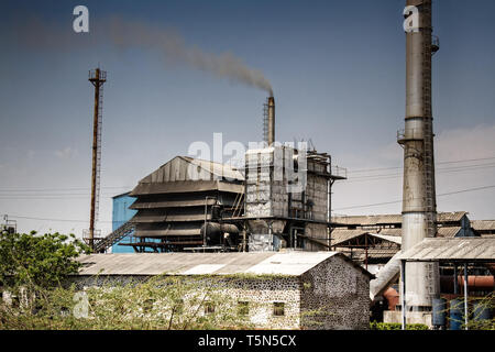 Une usine pour la fabrication de briques et de matériaux de construction en Inde Banque D'Images