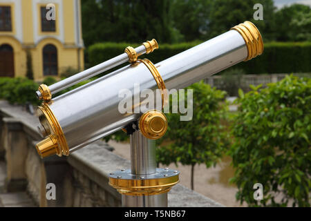 - Télescope Binoculaire à monnayeur à Kassel Banque D'Images