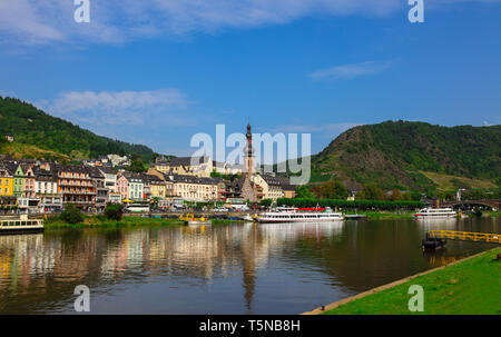 La ville de Cochem sur la Moselle en Allemagne Banque D'Images