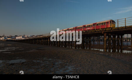 Ligne de chemin de fer de l'île sur Ryde pier, à l'île de Wight Banque D'Images