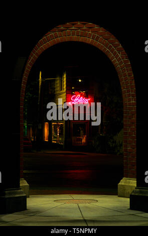 Image Retro de boutiques dans Ballard la nuit Seattle Washington USA Banque D'Images